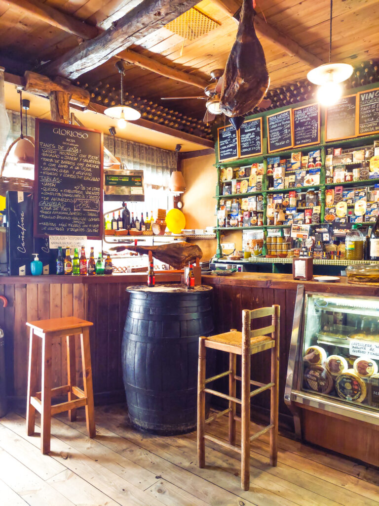 Typowy bar w Sewilli